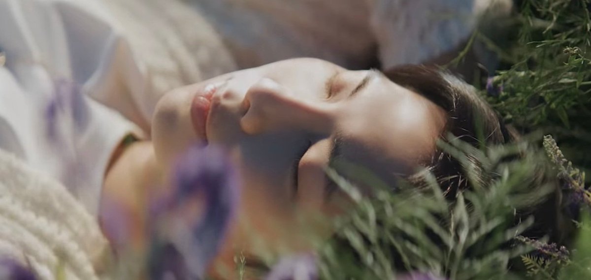 lvs_thv_'s tweet photo. Me encanta, el MV, los colores, los escenarios, la melodía, la voz y la letra es preciosa. Namjoon es un gran artista, todo el album es hermoso, cada canción...

FOCUS ON RM
INDIGO D-DAY 

#IndigoByRM #Indigo
#IndigoByRMIsComing 
#방탄소년단RM #남준 #RM𓆮
#WildFlower𓆸 https://t.co/L7bpRxla6X