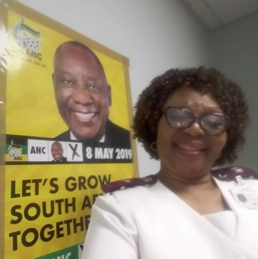 NonqabaMosunku9's tweet photo. #MYPRESIDENT CYRILRAMAPHOSA, LET'S GROW THIS BEAUTIFUL COUNTRY OF SOUTH AFRICA AND WORK TOGETHER, irrespective of colour,creed,age, or political affiliation.#DONOTRESIGN https://t.co/u7ihmif3vJ Love South Africa.The Lord will see you through.#DONOTRESIGNPRESIDENTRAMAPHOSA https://t.co/uQ70agUzXj
