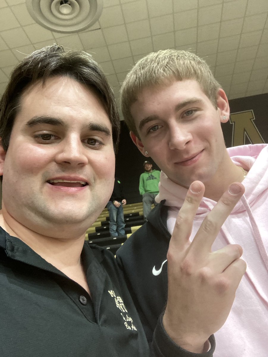 BenBradams2008's tweet photo. #ForRealFriday Grant Brown is the bomb. https://t.co/x5uQAM1lad