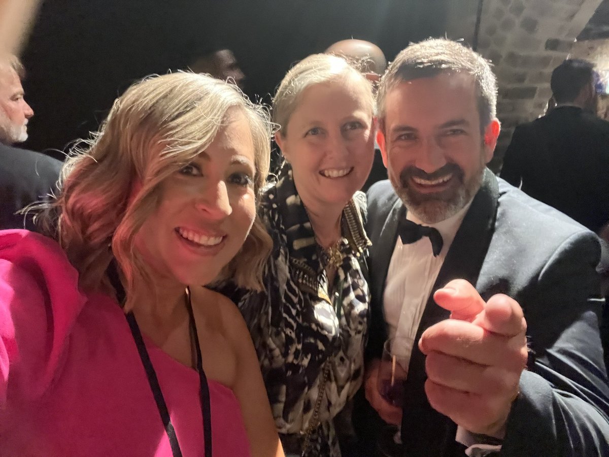 KylieParkerCA's tweet photo. I’m accounting catch upped out.
@AccountexAus
@FTTcommunity
@Deloitte alumni lunch in 3 days
Key themes
1) finding and keeping good staff - @ato_gov_au on a winner with 9 day fns and 8-3 hours
2) abcding clients and doubling fees in d clients to shift them on
#lotsofwork on https://t.co/lxm0UZRBwN
