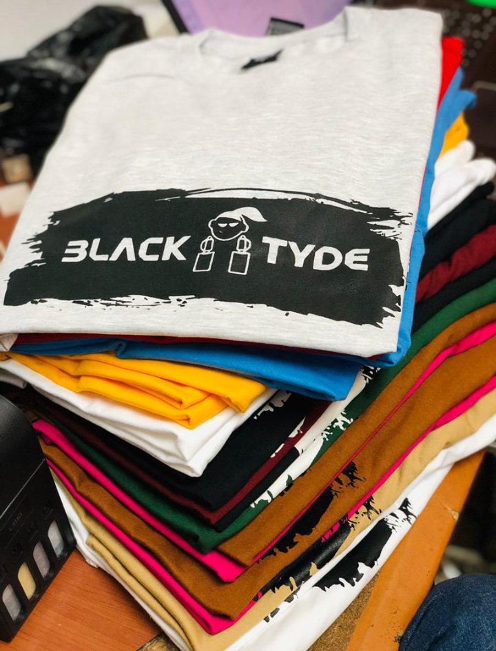 lewichduncan's tweet photo. @wekesa_amos In need of shirt printing and branding, some graphics, or advertising flyers contact Lewich arts today on 0700548237 / 0775331417 to placr your orders https://t.co/9UVu2GsT9f https://t.co/JY06TgYrGm
