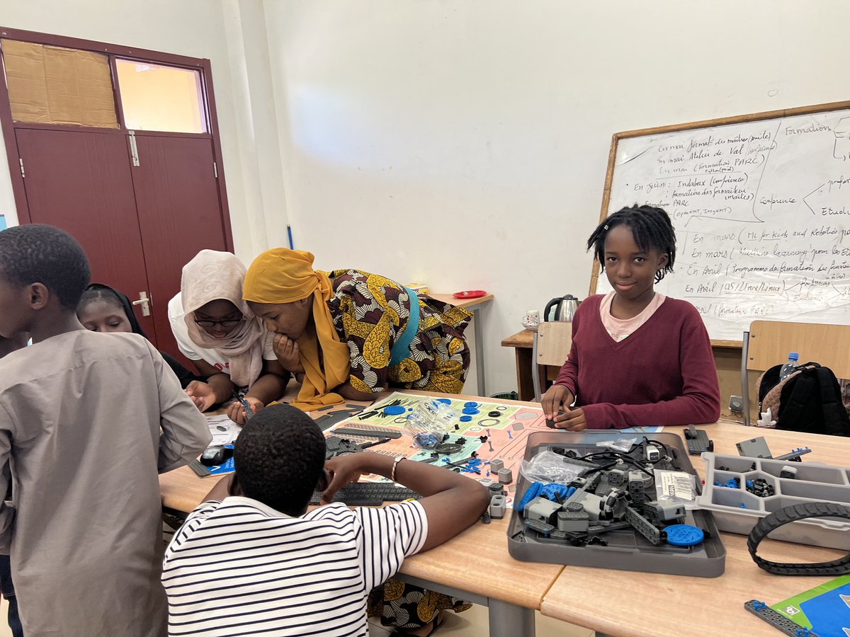 RobotsMali tweet media