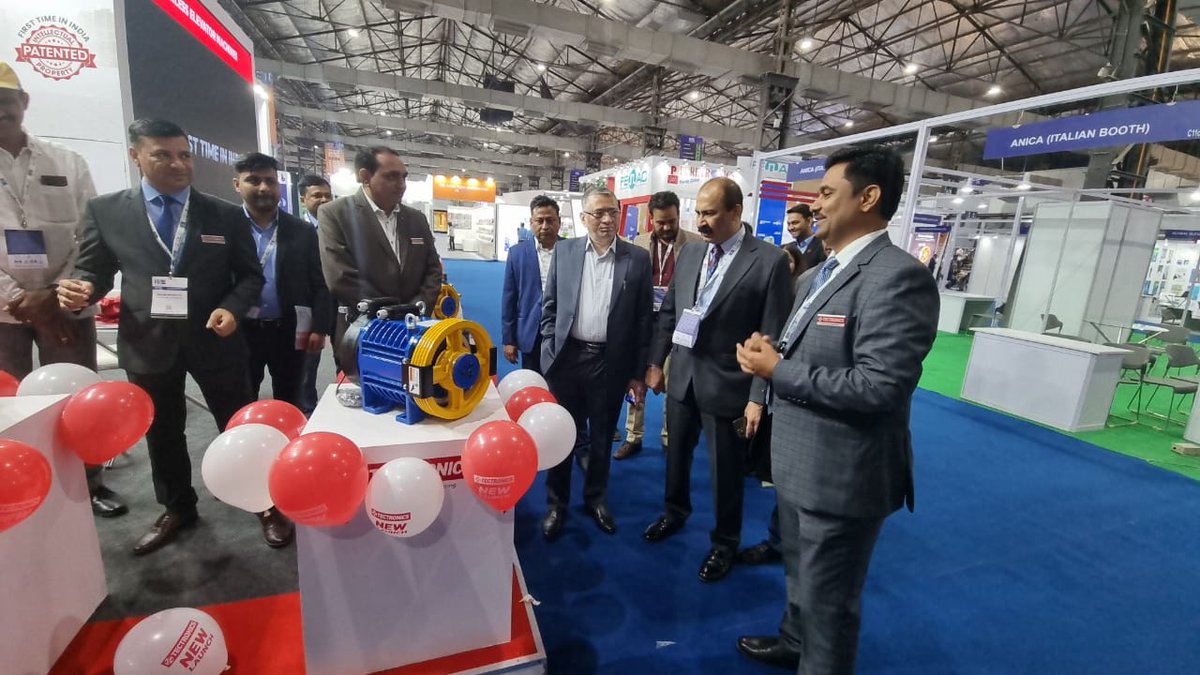 tectronicsindia's tweet image. We are extremely delighted that we have launched the RTG 32P in a 6-passenger series through our value-added customer, At ISEE 2022-Mumbai. we are very much proud of this.
RTG 32P-06 is the First time in India with a patented product and a 5-year warranty.
#gearless #tectronics
