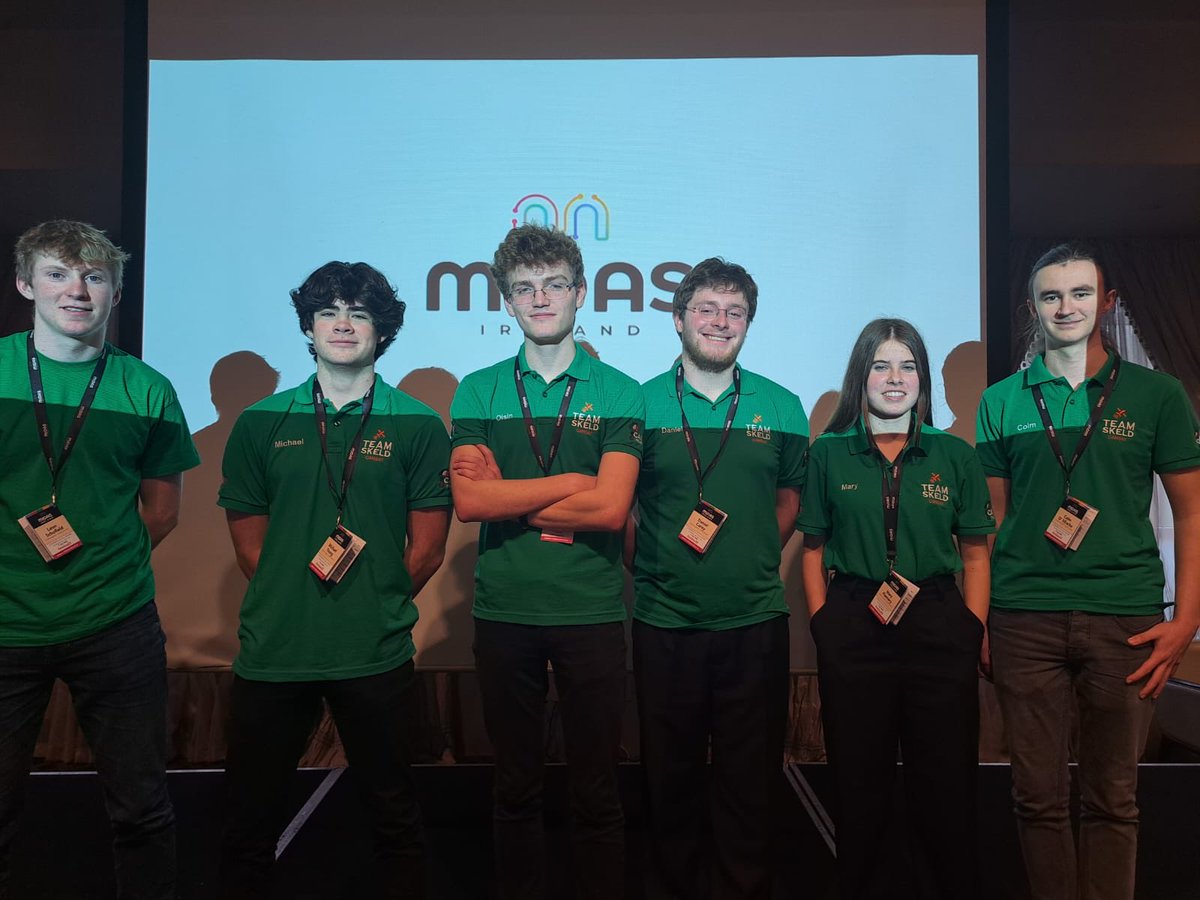 Col_Iognaid_SJ's tweet photo. Congratulations to our National winning @CanSatIreland Team Skeld presenting at the @MidasIreland annual conference in Cork. https://t.co/eA7xa2Q85o