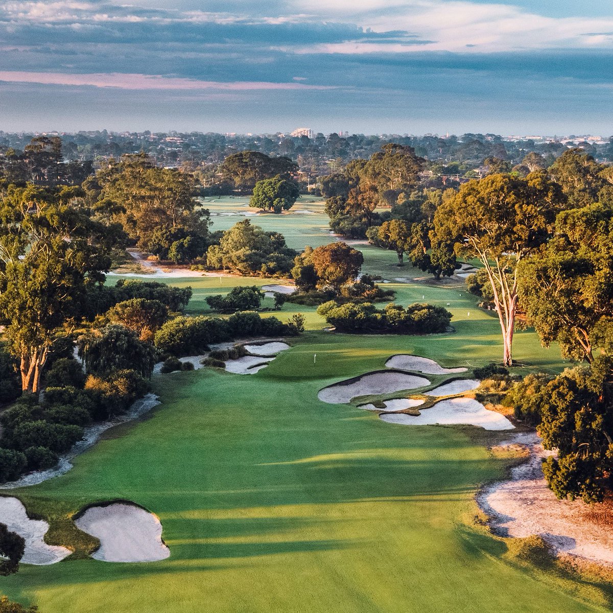 Love playing these courses on the sandbelt in Melbourne. We need to get more events down here <a href="/DPWorldTour/">DP World Tour</a>! Just look at this… #AusOpenGolf