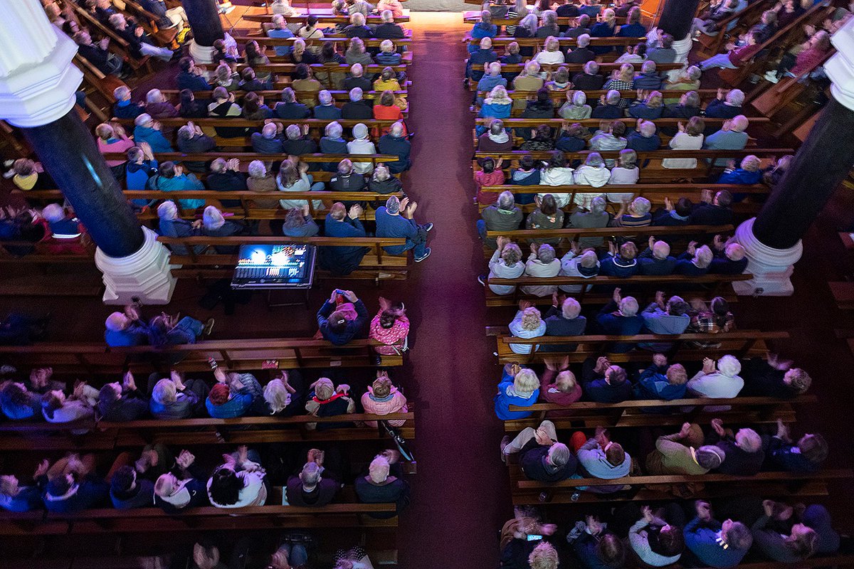 clonmeljunction's tweet photo. This year we had an incredible response to all our events. On Friday 21 October Eamon O'Malley and the Libra String Quartet entertained a 300 strong audience who came out to enjoy a little night music with us. What a venue, what a night, what a crowd. 
#locallive https://t.co/Mgk5N0Dkh6