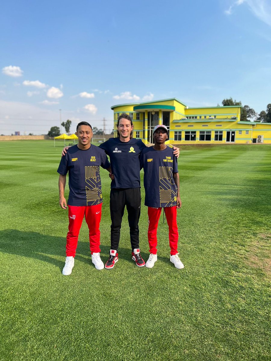 GoliathGamingZA's tweet photo. We had the most enjoyable time yesterday hanging out with the @Masandawana fam🔥

Thank you to the Mamelodi Sundowns team for the awesome opportunity - we cannot wait for the next gaming session😈👊

#GGFIFA #GoliathGamingArmy #Sundowns https://t.co/Pmsx3VWYaW
