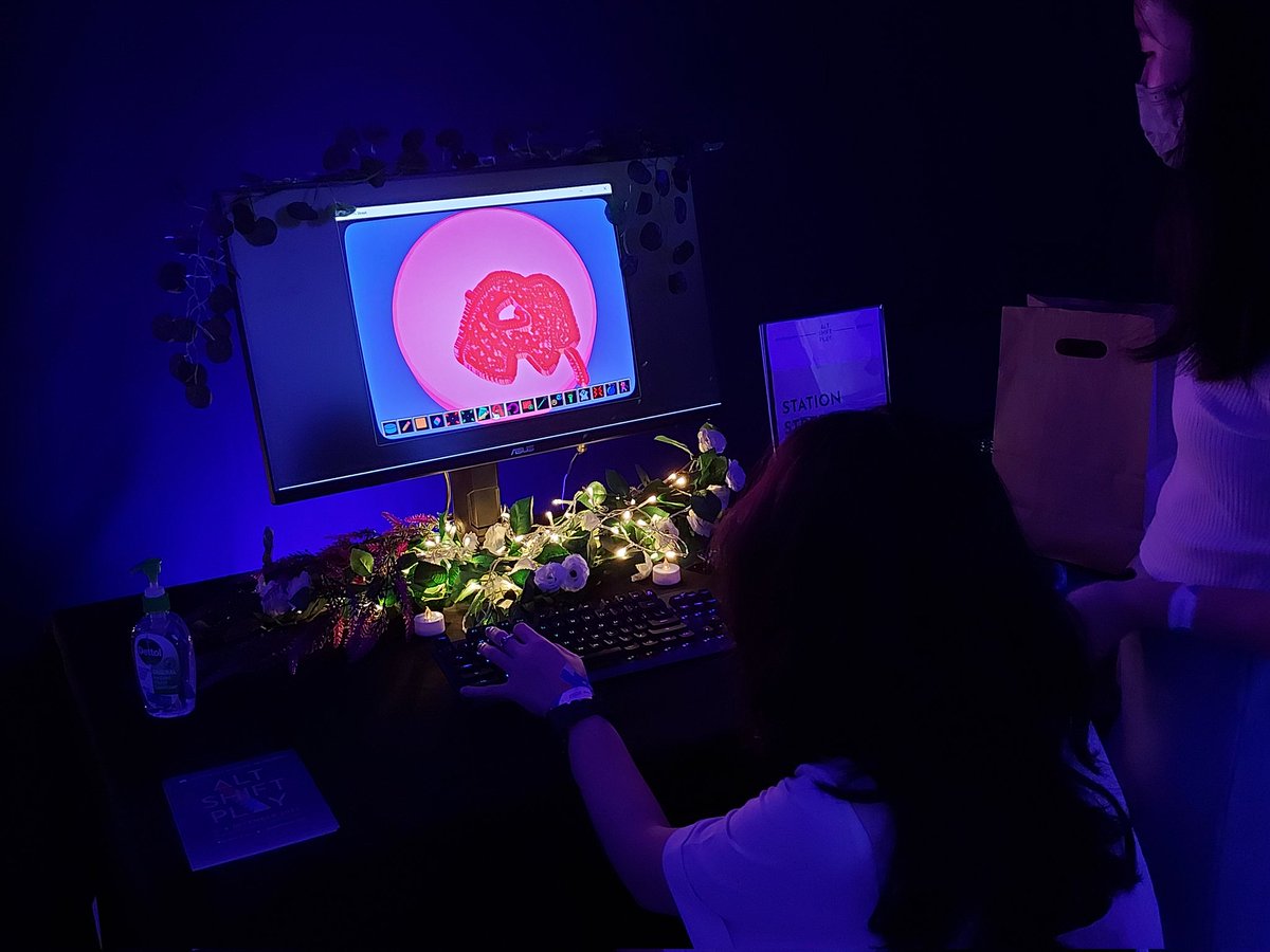 kwokhelen's tweet photo. Our first few #AltShiftPlay attendees! 💜
#Australianow #AustralianowMalaysia #OzNowMy #videogames #games #independentgames #indiegames #kualalumpur https://t.co/Ur4mDfBSJJ