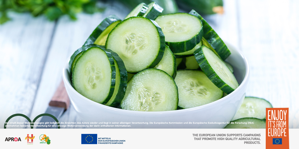 cutesolar_de's tweet photo. Gurken aus den Solar-Gewächshäusern Südeuropas sind kalorienarm, zuckerarm und fettfrei! Diese Weihnachten, das macht sie zu den Stars in gesunden Rezepten. Die Gurke ist dein bester Verbündeter für eine gesunde Ernährung! 🥗

https://t.co/ZQx3Ol1C6e
#EuropasGeschmackKultivieren https://t.co/J6RzYoD93e
