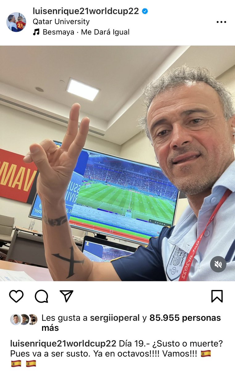 Luis Enrique ha subido esta foto a las 8 de la mañana de Qatar (6am en España. Analizando el partido de ayer contra Japón. ¿Cómo puede ser eso posible? Si a mí me han dicho que él no ve fútbol y no analiza partidos porque está todos los días en stream.