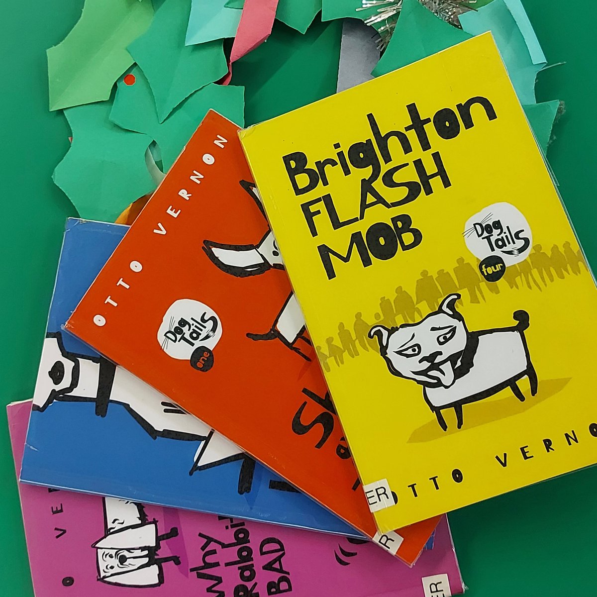 Following our latest session with @littlegreenpig1 , we were very kindly gifted these books by local author (and LGP mentor!) Sheena Vernon. Thank you! These lovely short stories will surely go down a treat with our KS3 students! #littlegreenpig #library #Brighton #localauthor