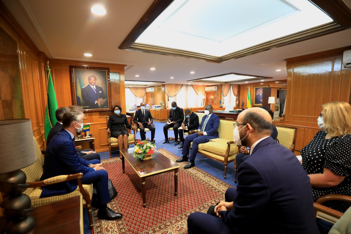 M. Nicolas MAES CEO #OranoMining est venu me faire le point de la surveillance environnementale des anciens gisements de la #COMUF et des actions sociétales menées à #Mounana. La gestion de l’#environnement minier et de l’après mine contribue au développement durable.
#Gabon