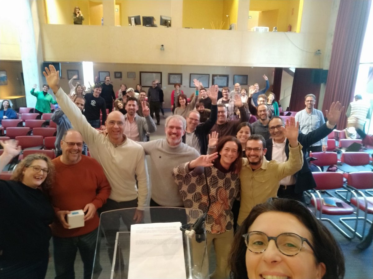 Moltes gràcies a totes les persones que vau assistir ahir a les jornades!! També a tothom que ens va seguir per streaming i als ponents que vau venir de fora de Menorca <a href="/IDEBarcelona/">IDEBarcelona</a> @sitibsa <a href="/goib/">Govern de les Illes Balears</a> 

I als que no vau venir podeu veure les jornades aquí: youtu.be/NsFTWgYWu8E