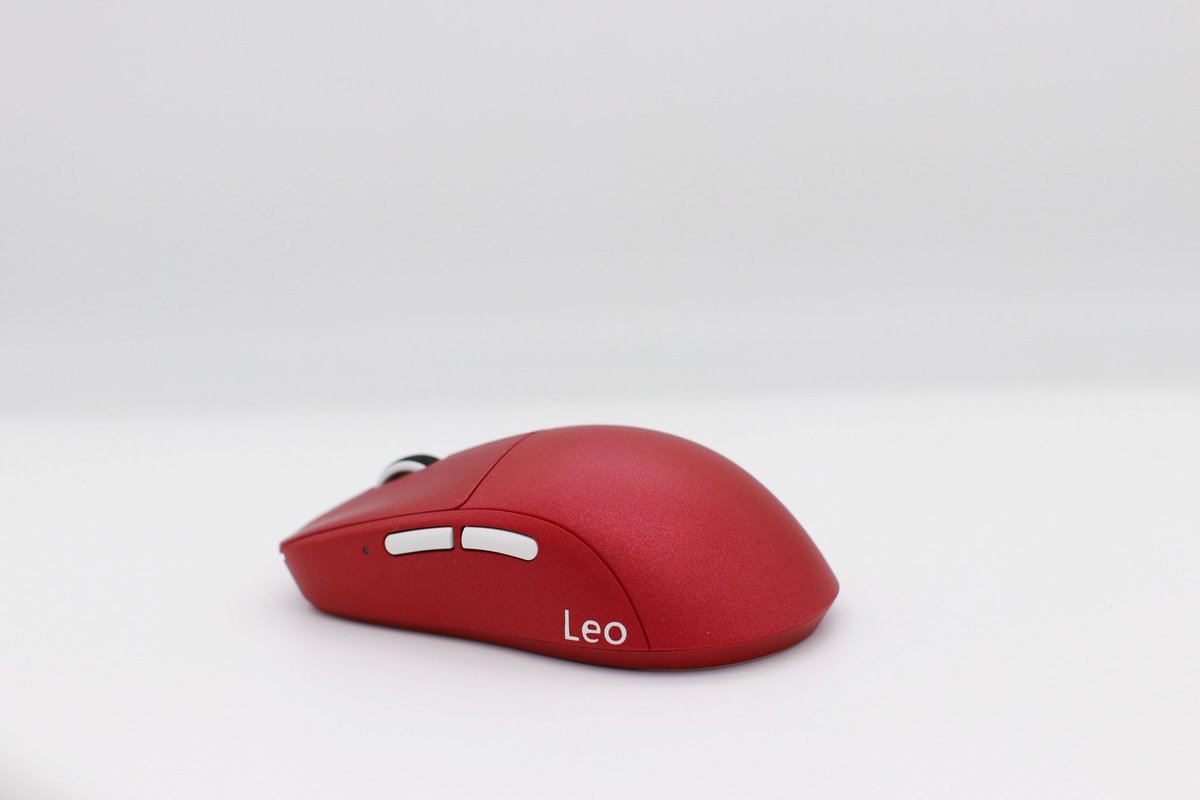 leonardodamouse's tweet photo. Christmas Calendar #2 of #24 🎄

Next up is a metallic red Pulsar x2. It looks incredibly soft and the finish is amazing.

To compete, do the following:
- Retweet this post. 
- Follow @PulsarGears 
- Follow @leonardodamouse
- Follow @wearemaxgaming

Giveaway ends in 24hours. https://t.co/KDSP71nI1Q