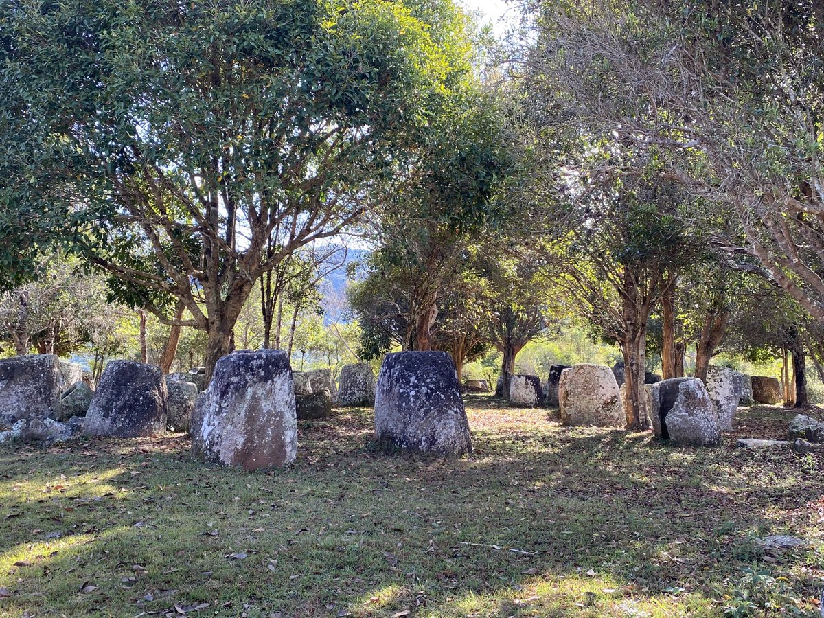 AnnMagayante's tweet photo. La plaine des Jarres, #Laos; sites préhistoriques mystérieux,leur origine et leur utilité restant incertaines.Auraient été sculptées avec des outils datant de l’âge de fer. Ici, le secteur de #Phonsavan qui fut la région la plus bombardée pendant la guerre du Vietnam par les 🇺🇸 . https://t.co/nsZ0xuAW07