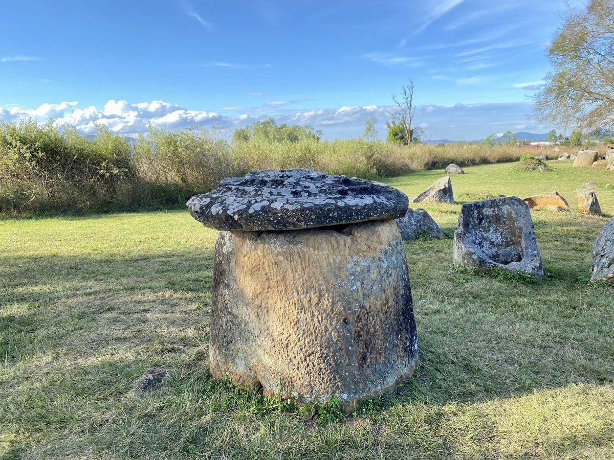AnnMagayante's tweet photo. La plaine des Jarres, #Laos; sites préhistoriques mystérieux,leur origine et leur utilité restant incertaines.Auraient été sculptées avec des outils datant de l’âge de fer. Ici, le secteur de #Phonsavan qui fut la région la plus bombardée pendant la guerre du Vietnam par les 🇺🇸 . https://t.co/nsZ0xuAW07