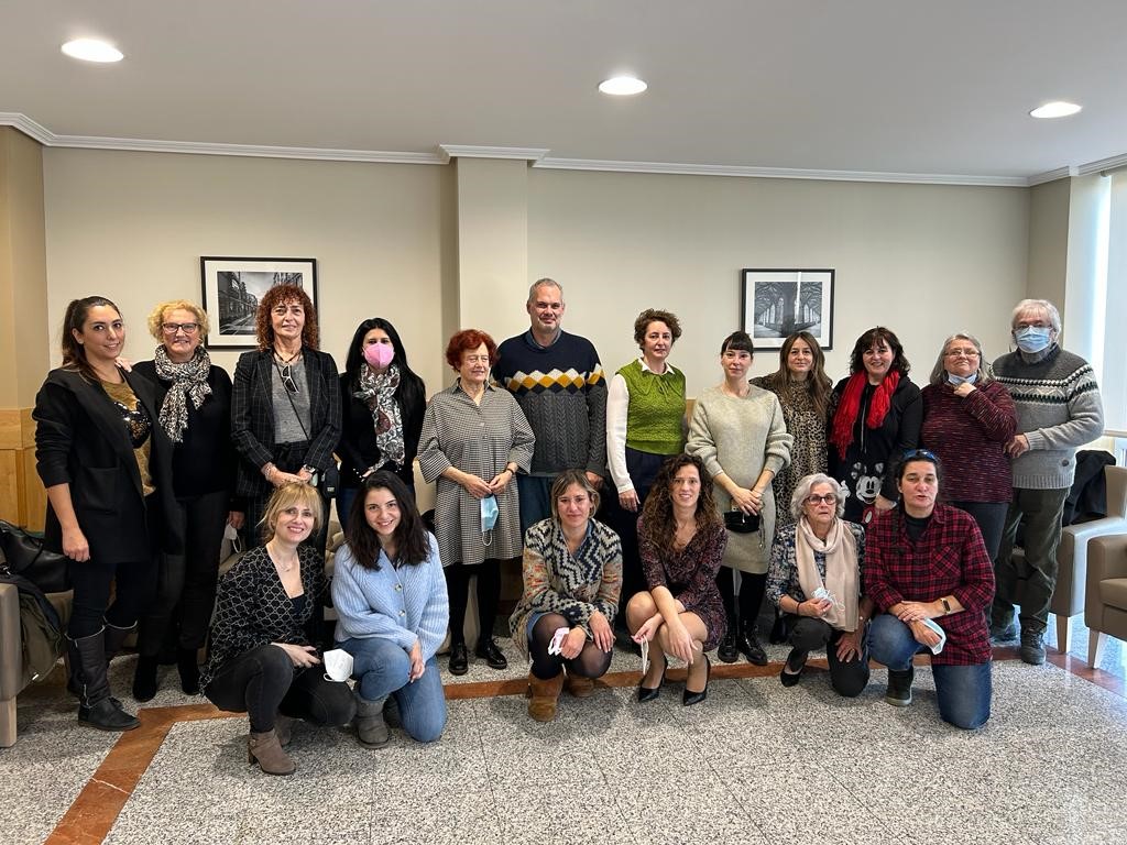 AlclesL's tweet photo. ☕️La mañana del pasado martes compartimos un desayuno con Asociaciones de nuestra ciudad en @DomusVi_Es  Nuestra Sra. del Camino
🤝Gracias a la Dirección y Técnicos de la Residencia DomusVI por reunir a parte del tejido asociativo de #León y poder establecer nuevas sinergias https://t.co/ZT4rgmRJEw