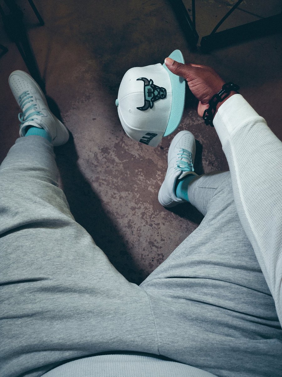 NeyekonM's tweet photo. #dripcheck #minty #bigandtall #snapback #AF1 #sforce https://t.co/ZNCdR3RSSt