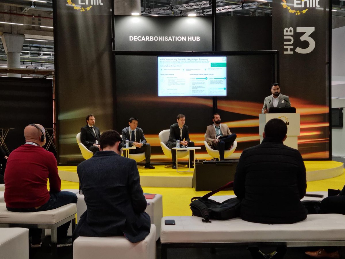 PTR_Insights's tweet photo. We are excited to share that our CCO, Hassan Zaheer was the session chair and speaker at @Enlit_Europe 2022 for "More Green Hydrogen: Technology, projects &amp; solutions". Click here for more insights by PTR on Green Hydrogen: https://t.co/pRO0mm6u9z
#PTR #PTRinsights #greenhydrogen https://t.co/esoTiOX7ED