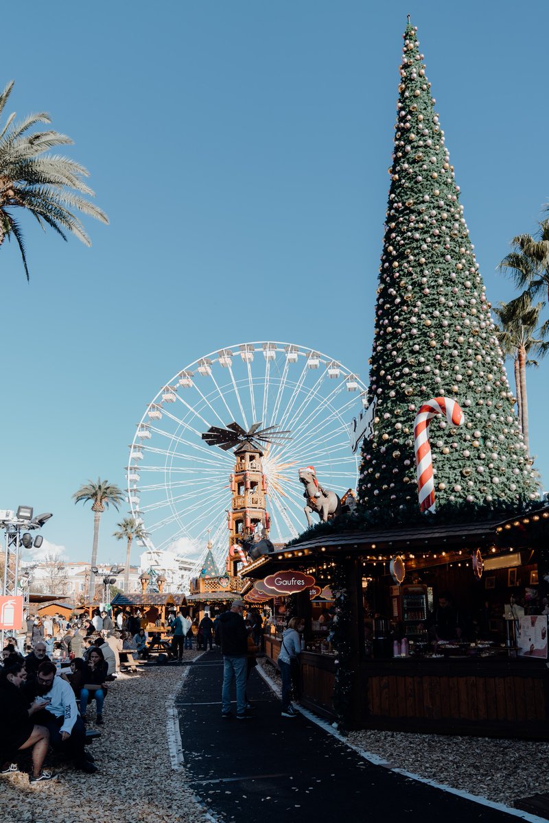 La féerie de Noël s’empare de la ville de #Nice06 🌟🎄Grande roue 🎡, animations, maison du Père Noël 🎅🏻 &amp; maison des artisans… Venez vivre des moments magiques en famille ou entre amis jusqu’au 01 Janvier !

📸<a href="/TheDeckHotel/">The Deck Hotel by HappyCulture Nice</a>
#ExploreNiceCotedAzur #ILoveNice #CotedAzurFrance