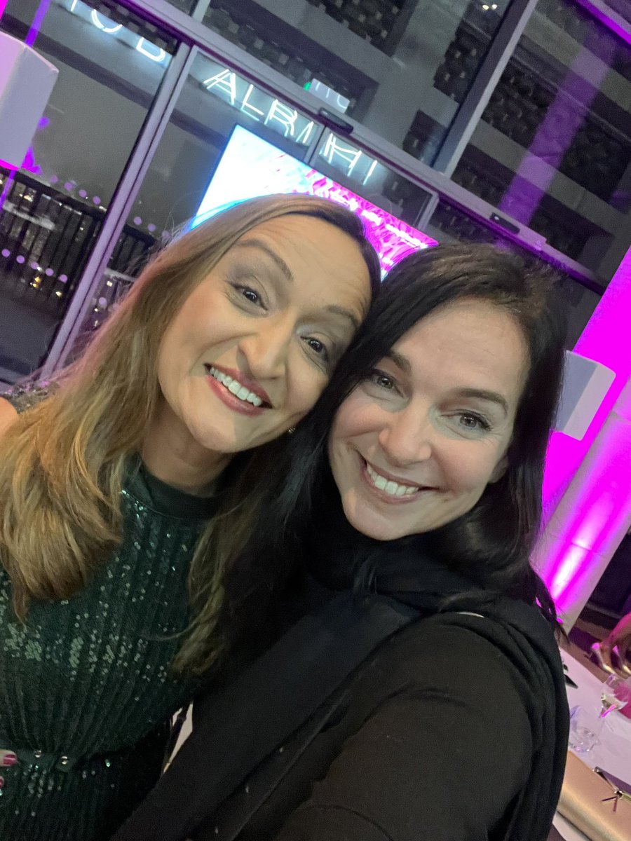 MajaGedosev's tweet photo. Super energised after an amazing @TheWiAACharter evening hosted by @JetBlue &amp; @OliverWyman, in great company of @CharlotteV, Minister for Aviation @transportgovuk and incredible colleagues &amp; allies determined to make our industry more diverse and inclusive! #jetblue #DEI #proud✈️ https://t.co/CzT3LA6bor