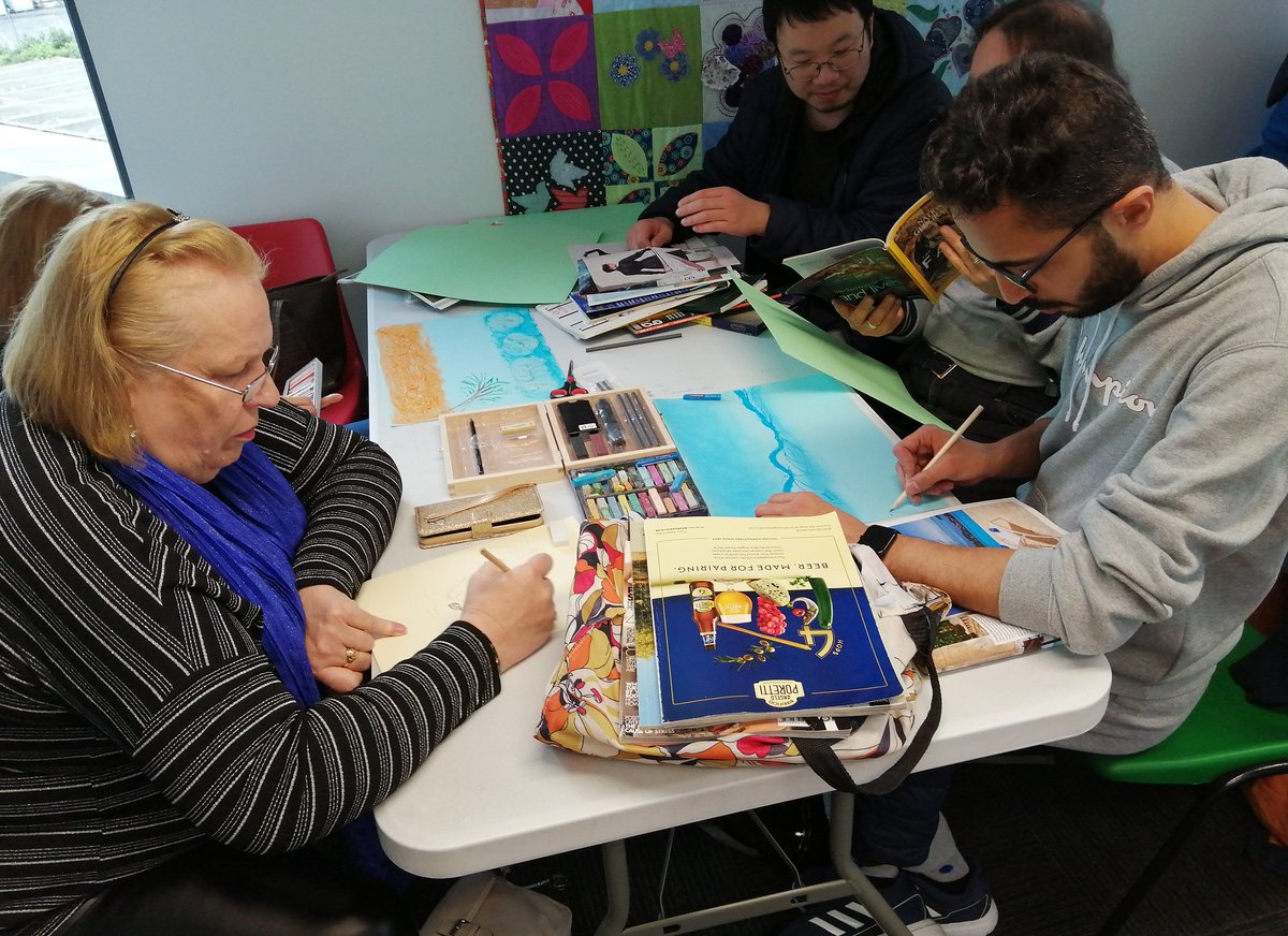 WelcomingEdi's tweet photo. Our friendship groups offer #NewScots a warm space to meet others, chat &amp; share a cuppa ☕💜 Perfect for the winter months ❄️

Our members have particularly enjoyed getting creative at our Conversation Cafe &amp; Women's Conversation Space 🎨

Find out more ➡️ https://t.co/OYimXpDCJg https://t.co/UsxUgxp0Ft