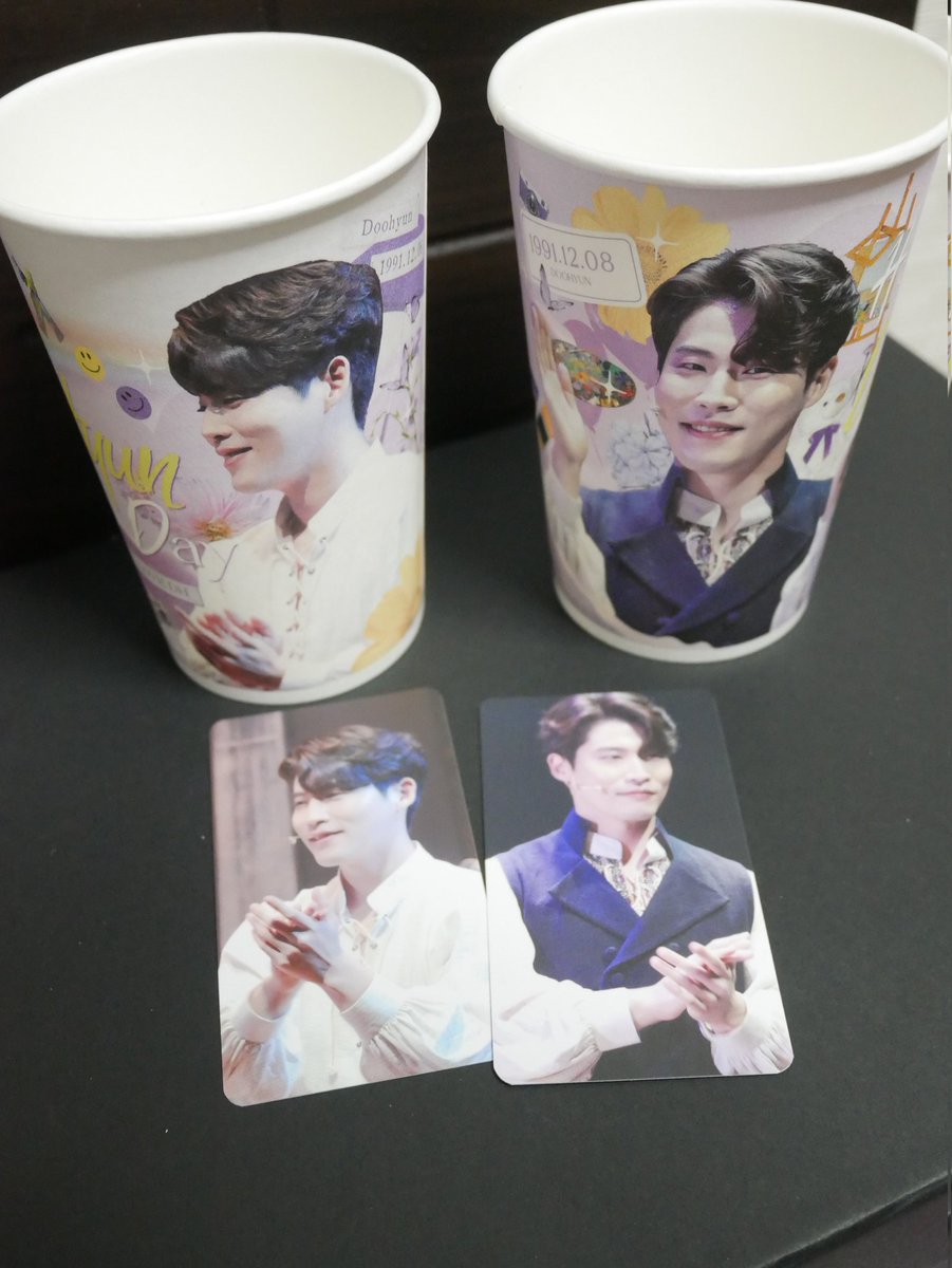 두현배우님 생카!
미니배너가 생겼다💙

#겨울에_태어난_황금두현
#YOU_IOVE_DH_I_LOVE_DH
#HAPPY_DOOHYUN_DAY