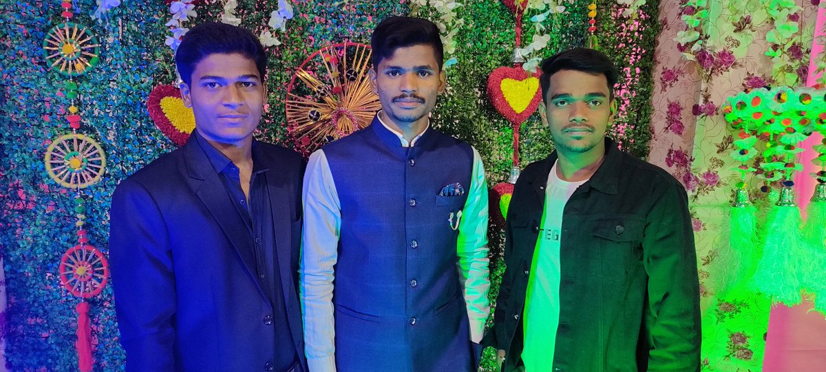 Vivek_Kumar_Das's tweet photo. एक अच्छा दोस्त मिलना दवाई की दुकान मिल जाने जैसा है https://t.co/w2zUR677DJ