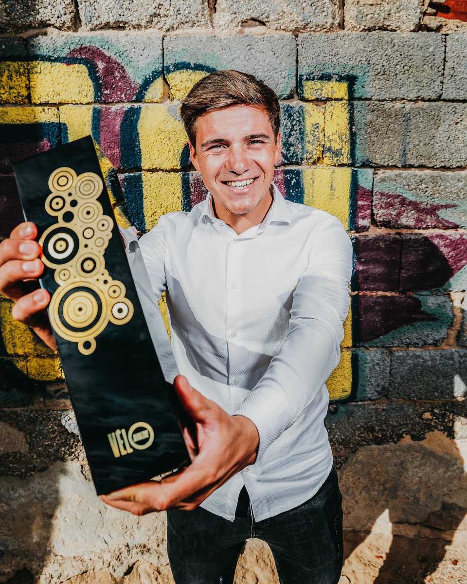 EvenepoelRemco's tweet photo. Proud and honored to receive this year's prestigious Velo d'Or award! 🏆🙏🏼 https://t.co/MXjEIzh1t8
