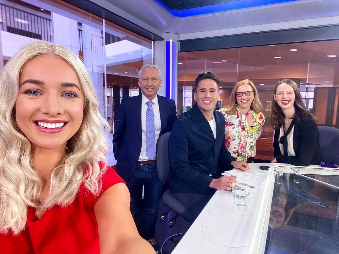 KimberleyCaines's tweet photo. 📺 Joining the panel with these legends today for a wrap-up of the last parliamentary sitting week of the year. We made it 👏 #fridaybriefing #abc #panelist #politicalreporter #theweekinpolitics #auspol https://t.co/C6ah5VtAAS
