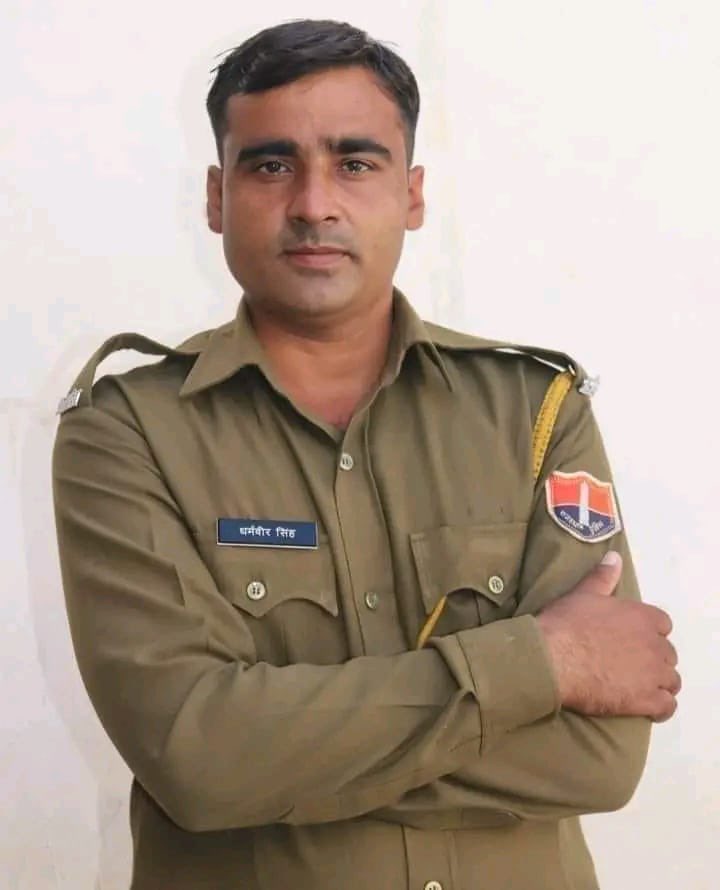 झुग्गी झोपड़ी में रहने वाले बच्चों को शिक्षा से जोड़ने वाले, #आपणी_पाठशाला_चूरू के संस्थापक व अनेक सामाजिक कार्यों में सदैव तत्पर,युवा पीढ़ी के प्रेरणा स्रोत भाई #धर्मवीर_जी_जाखड़ को जन्मदिन की हार्दिक बधाई एवं उज्ज्वल भविष्य की अनंत शुभकामनाएं 🎂🎂❤️💐#Dharmveer_jakhar