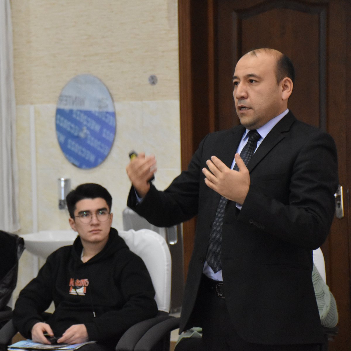 ecoboost4ca's tweet photo. The second day is aimed at a more in-depth study, discussion of existing environmental challenges and possible ways to solve them.
@USEmbDushanbe 

#wec2022    #ygpe    #savetheplanet    #climatechange    #ecoboost    #ecology   #health    #Tajikistan #usembassy     #экобуст https://t.co/bnNVvW8jFk