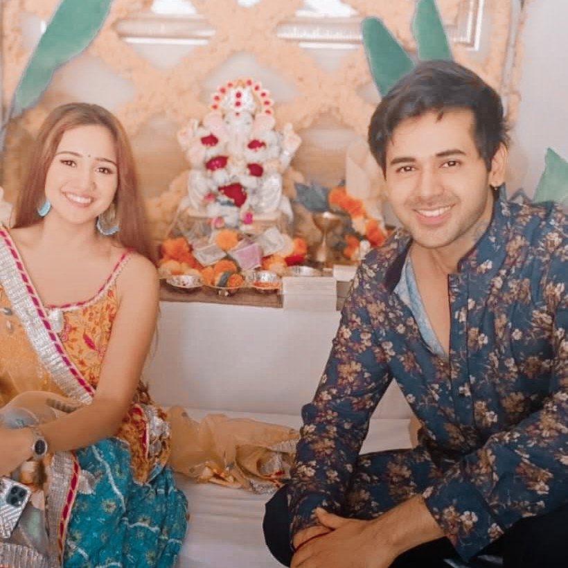 scherrypieee's tweet photo. Unrealistic 2022 🫶🏻✨🧿
All of this still feels like beautiful dreams 🥺✨
#YehUnDinonKiBaatHai #AshDeep
#samaina #AshiSingh #RandeepRai @Ashisinghh @irandeeprai https://t.co/7iFM0Zyekw