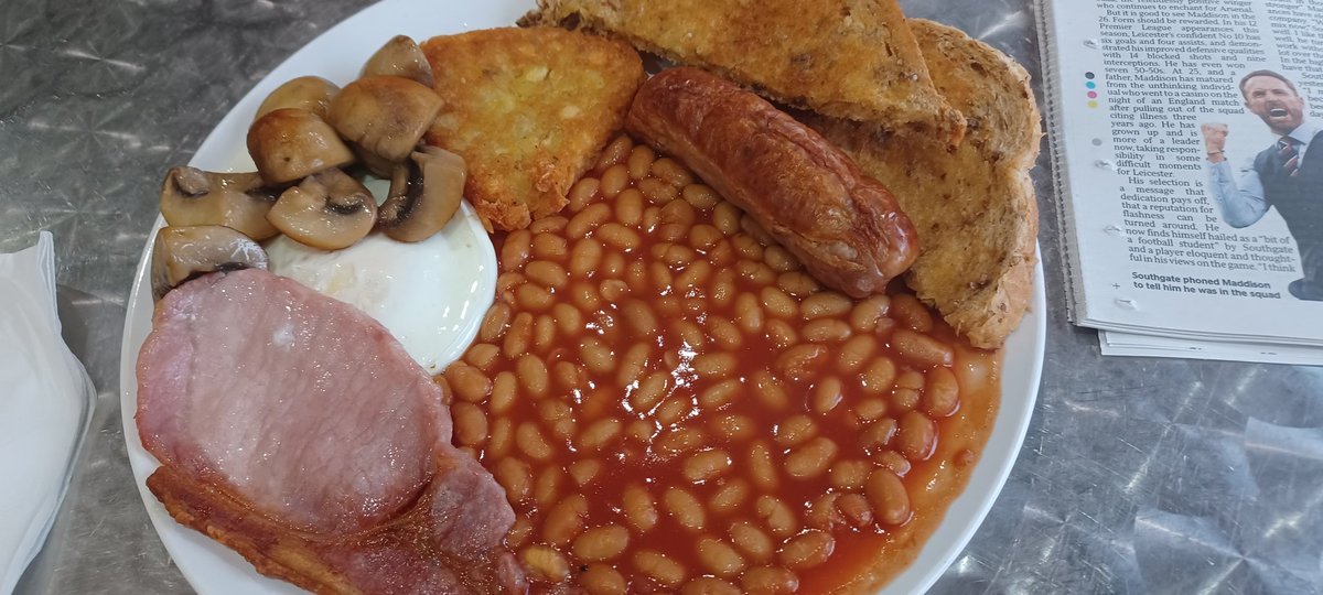 TommyCoyneBN1's tweet photo. I think it might be a café #FullEnglishFriday today 🤔 😋.
Just need to choose where to go.
#DecisionsDecisions 😁 https://t.co/PnCyLAYfuh