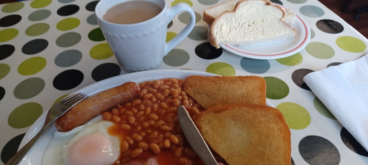 TommyCoyneBN1's tweet photo. I think it might be a café #FullEnglishFriday today 🤔 😋.
Just need to choose where to go.
#DecisionsDecisions 😁 https://t.co/PnCyLAYfuh