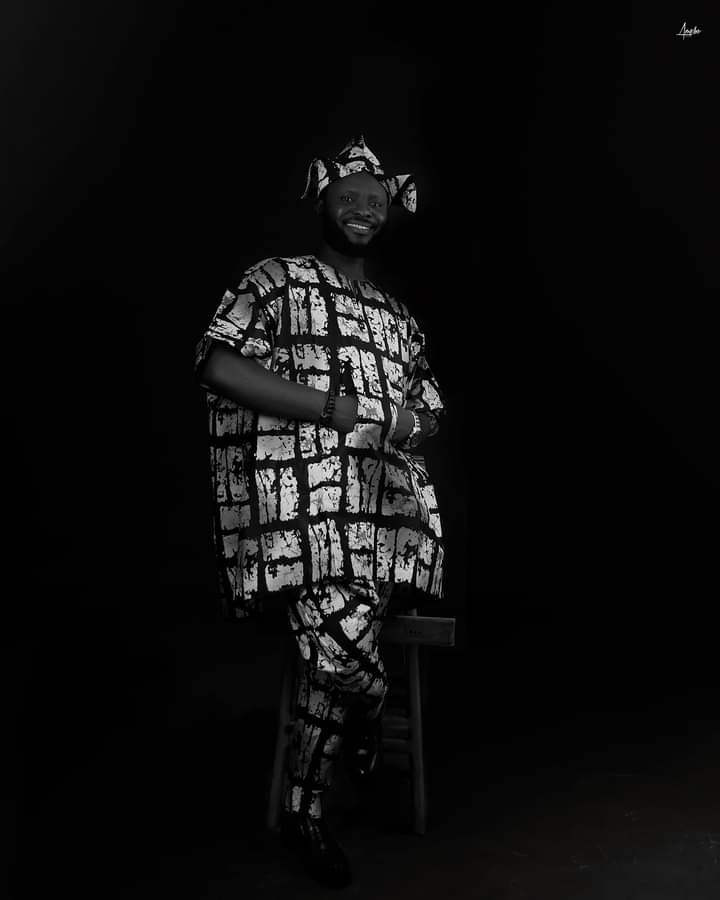 maku_doku's tweet photo. Most finest photographer in @Abuja. Happy birthday @emmyspark_ng #ithadtobeGod https://t.co/i3R0dWVyRj