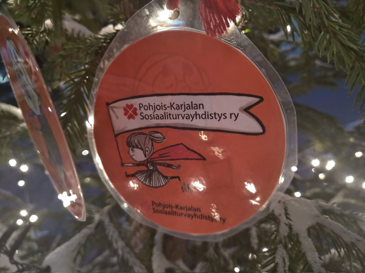 .<a href="/Joensuu_fi/">Joensuun kaupunki</a>:ssa ilahduttaa: järjestöt vaikuttavat kaupunkikuvassa. <a href="/pkmartatry/">Pohjois-Karjalan Martat ry</a> <a href="/NKLry/">Näkövammaisten liitto</a> #ErilaisetOppijat. Joulukadun kuusessakin @PKSotu vauhdikkaat koristelut! #OnneksiOnJoku <a href="/ElinaPajula/">Elina Pajula</a> <a href="/myyry_pirjo/">Pirjo Myyry</a> <a href="/MarttaManna/">mäplfinance</a> <a href="/jukkatahvanaine/">Jukka Tahvanainen</a>  <a href="/SOSTE10/">SOSTE Suomen sosiaali ja terveys ry</a> <a href="/AnneKnaapi/">Anne Knaapi</a> @STEAtekoja <a href="/Vaestoliitto/">Väestöliitto</a>