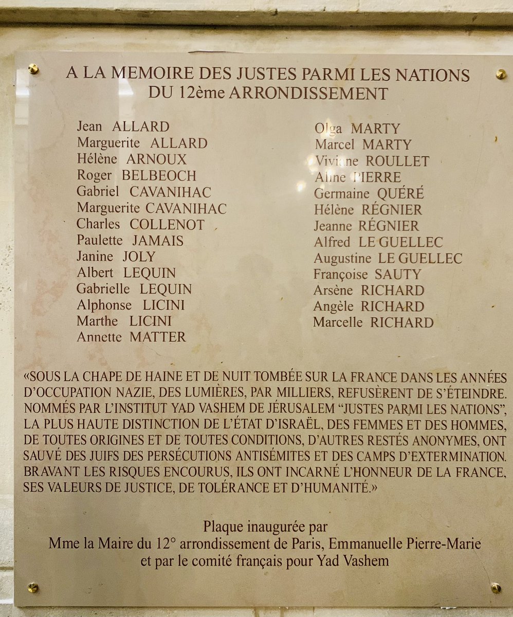 RichardBouigue's tweet photo. A @Mairie12Paris, dévoilement de la plaque à la mémoire des Justes parmi les nations de l’arrondissement #paris12e. Dans les années d’occupation nazie, « ils ont incarné l’honneur de la France, ses valeurs de justice, de tolérance et d’humanité » @YadVashemFr https://t.co/zGOs6aZGlQ