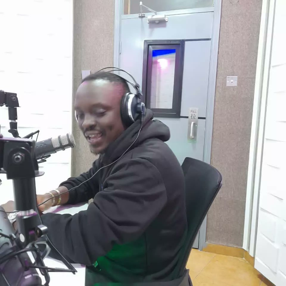 TrulessR's tweet photo. @BflexUg more blessings to you g. You killing it. https://t.co/RBxEJbBd3Z