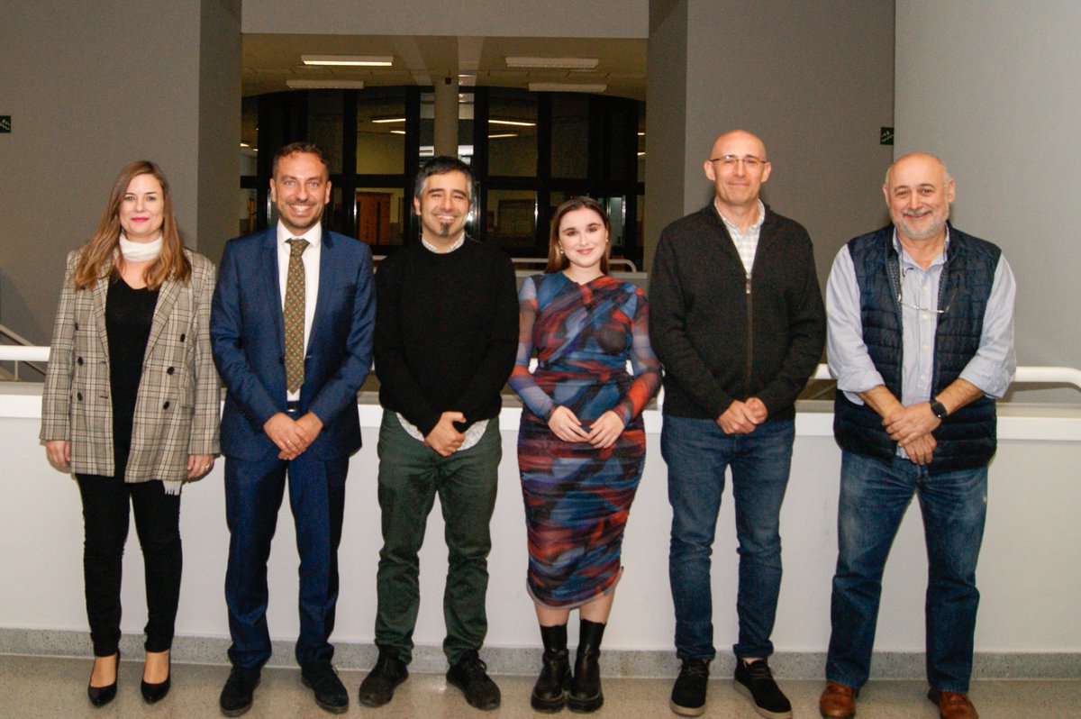 EconomicasUA's tweet photo. 😮Ahir en @economicasua vam rebre la guanyadora i els finalistes dels premis TFG Jesús Orbea🎉

💯Enhorabuena a la ganadora Miriam Campillo, tutorizada por M. Carmen López, a Irene Doménech, tutorizada por M. Dolores Fernández, y a Ramiro Diego Seva, tutorizado por Pablo Vizcaíno https://t.co/WEUqAokEnZ
