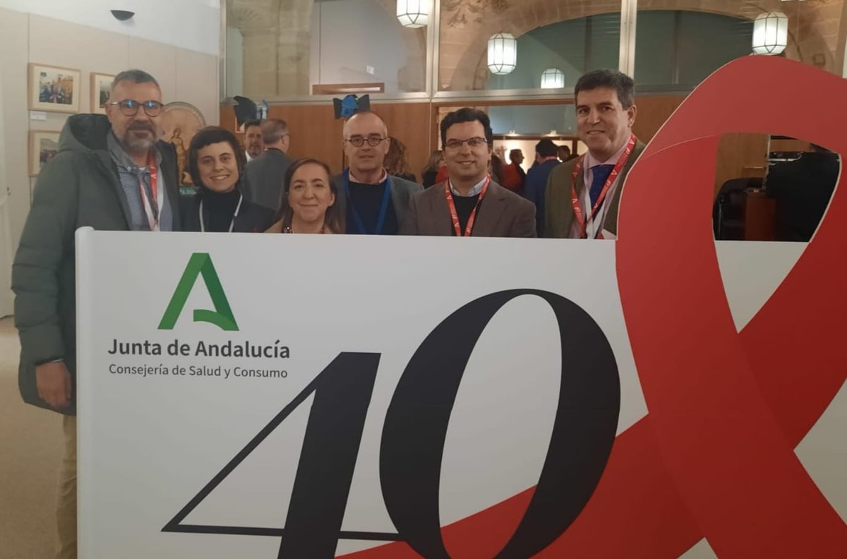 AGSSurSevilla's tweet photo. Nuestros referentes del #HospitalValme para #VIH participan en el #ParlamentoAnd de la conmemoración de los 40 años de lucha en el #DiaMundialdelSida

#SomosValme https://t.co/umQHcx4VqA