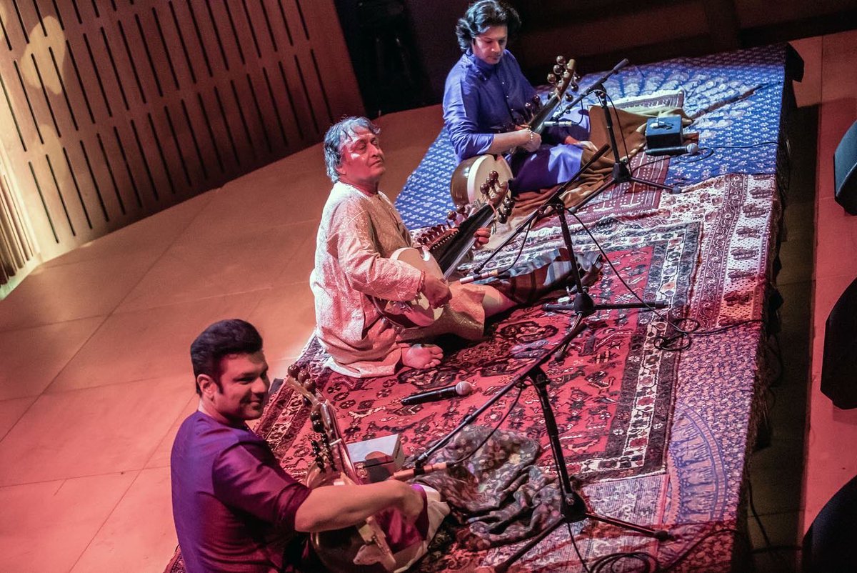 AyaanAliBangash's tweet photo. Leeds at Opera North Howard Assembly Room 📷 @simongodley @AAKSarod 
@AmaanAliBangash @Howard_Assembly @Opera_North #operanorth #howardassemblyroom #sarod #ontour #leeds #uktour https://t.co/hiERnO9dSg