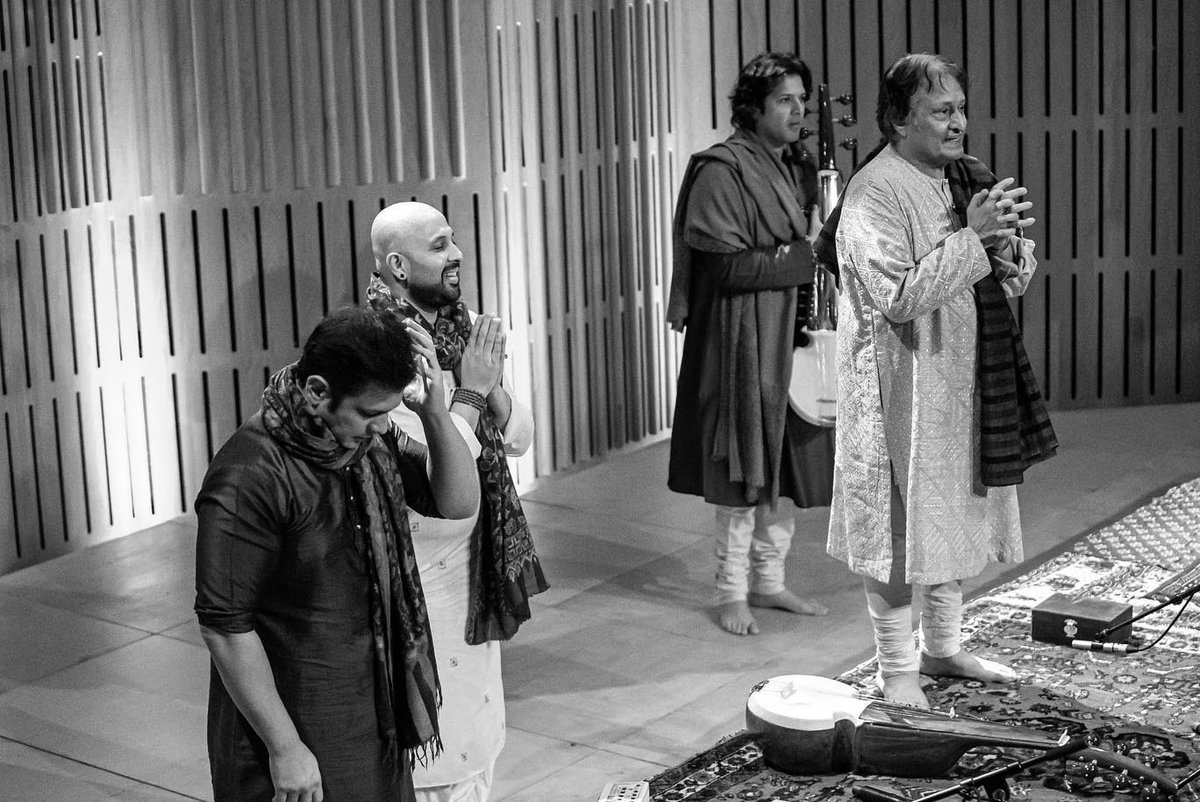 AyaanAliBangash's tweet photo. Leeds at Opera North Howard Assembly Room 📷 @simongodley @AAKSarod 
@AmaanAliBangash @Howard_Assembly @Opera_North #operanorth #howardassemblyroom #sarod #ontour #leeds #uktour https://t.co/hiERnO9dSg