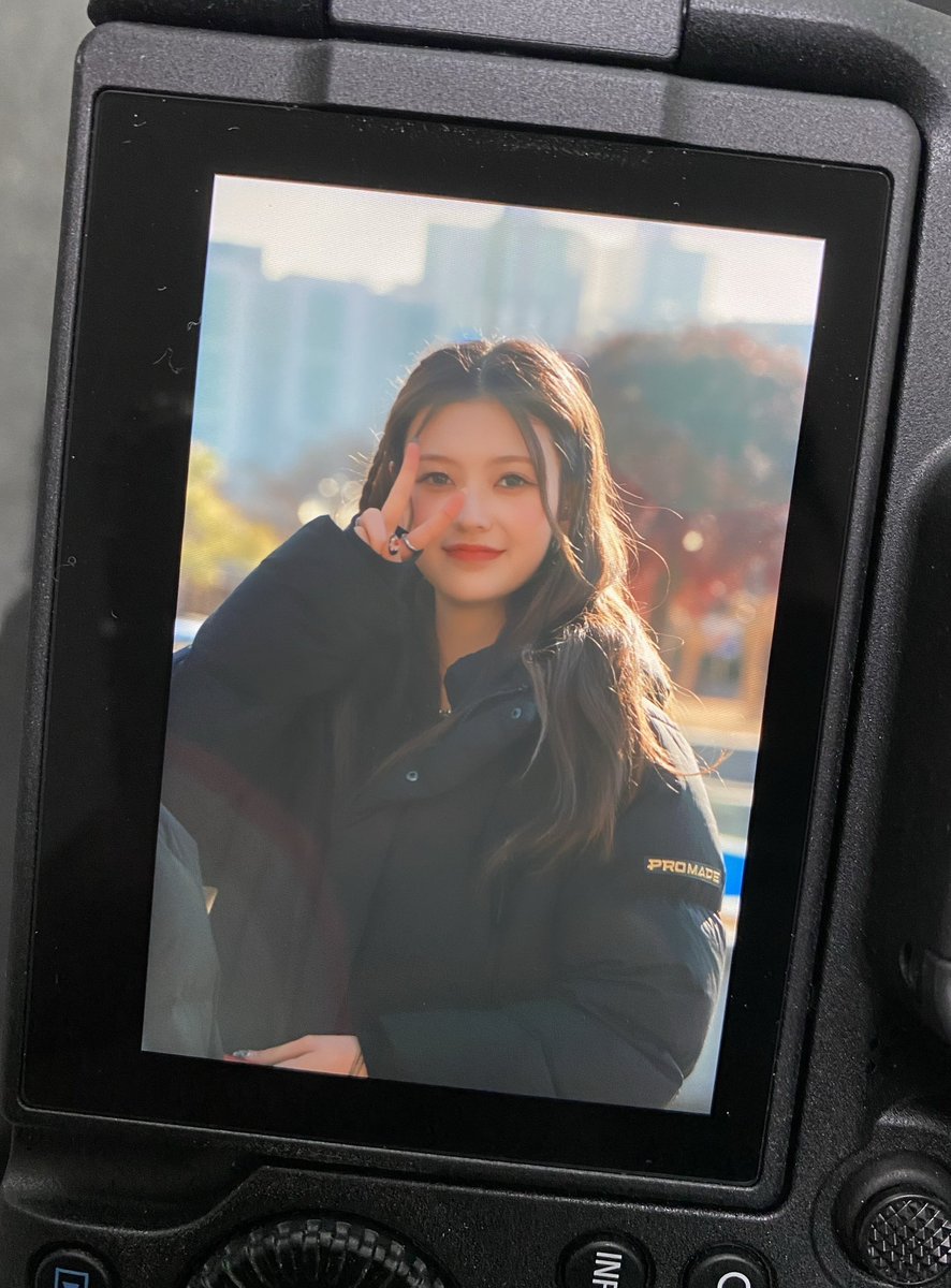 EverGreenRSQ's tweet photo. 아이리스 일일팬매 니나

#IRRIS #NINA https://t.co/zDUf0JqtA7