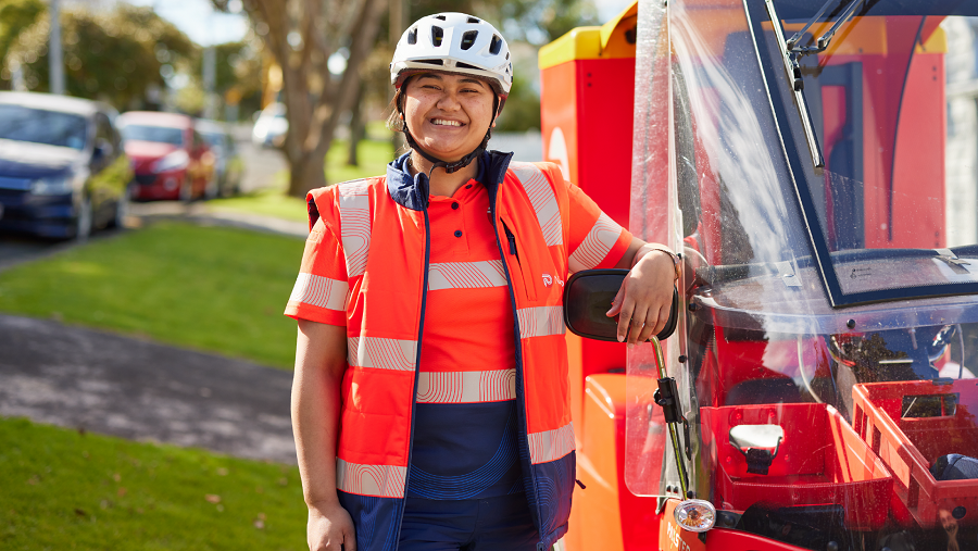 UPU_UN's tweet photo. New uniform for @nzpost this Christmas🎄
The new look for NZ Post’s #delivery people, focused on safety & #sustainability, is an exciting milestone for the 180-year-old iconic Kiwi brand, & something #NZPost posties & couriers are very proud to show off.
https://t.co/LBr5tEtHNy https://t.co/Yq2vMf9s5W