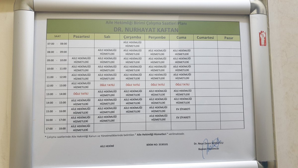 NRKVCR's tweet photo. Doktor hanımın çalışma saati 8.00 da başlamasına rağmen saat 9.00 da hala hasta almamıştır. Birde fiş almamış olan yakınını (abla diye hitap ediyordu) ilk önce aldı. Paylaştığım resimlerde de saatler açıkca görülmektedir.  @saglikbakanligi @drfahrettinkoca https://t.co/4oOYb6Ef7V