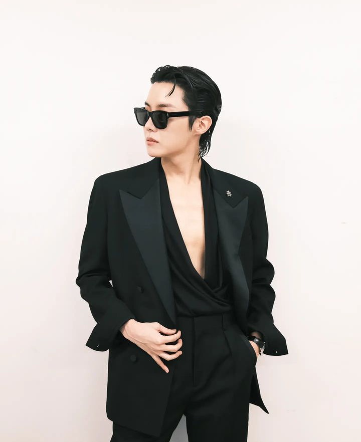 LNXDNCR's tweet image. ㅤㅤㅤ━━ 𝙄𝙉𝙎𝙏𝘼𝙂𝙍𝘼𝙈 𝙋𝙊𝙎𝙏
ㅤㅤㅤㅤㅤㅤ⤿ ⦇ @ Qiang_BTS ⦈

ㅤㅤㅤㅤㅤㅤ⁞⁞⁞ BARK BARK WOOF WOOF ꪆ༅𓄼

ㅤㅤㅤㅤ────────────