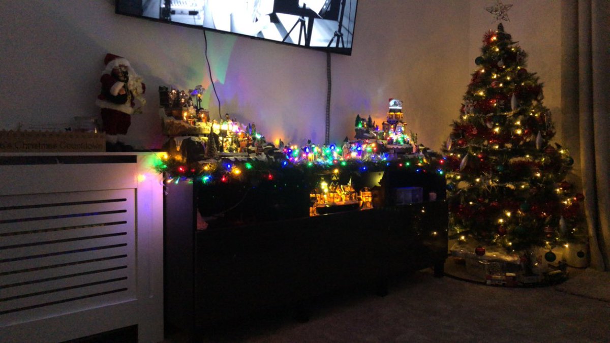 SandyPetra's tweet photo. Christmas has landed #christmas2022 #christmasvillages https://t.co/Yipbh55DIE