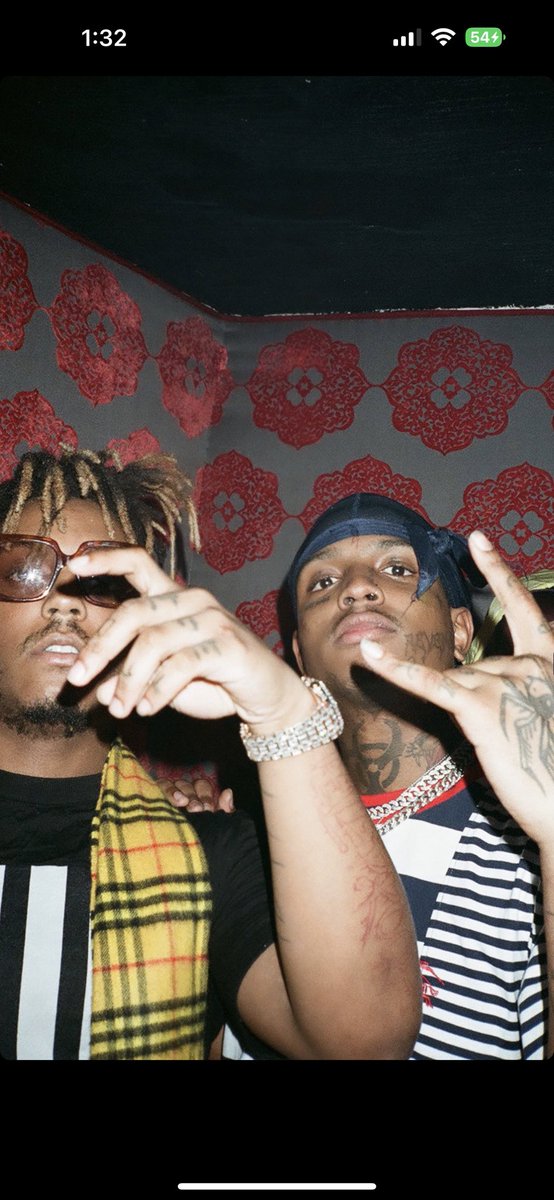 complexdiscuss's tweet photo. Juice &amp; Ski from Chris’ Instagram 😢 https://t.co/FQqDYfZLT6
