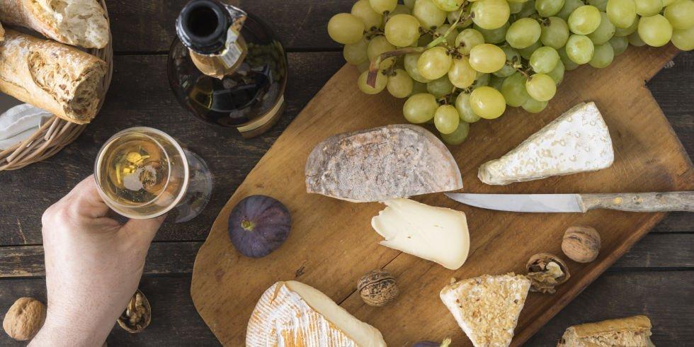 elle_es's tweet photo. ¿Te atreves a mezclar queso con champán? Desde @PonceletQuesos nos dan unos 'tips' para maridarlos 😋  https://t.co/EwzXSMrgW1 https://t.co/rnsKq4XgKE